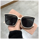 New Glasses Men And Women Black Frame Sunglasses - Image 3