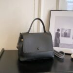 All-match Handbag Large Capacity Shoulder Messenger Bag - Image 4